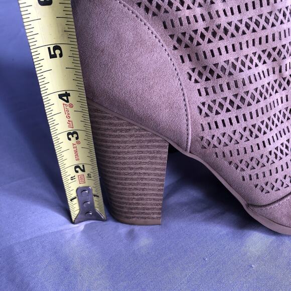 Me Too Women’s 11 Ankle Booties Tan Faux Suede Block Heel Cutout Zip Casual Boho - Picture 8 of 11